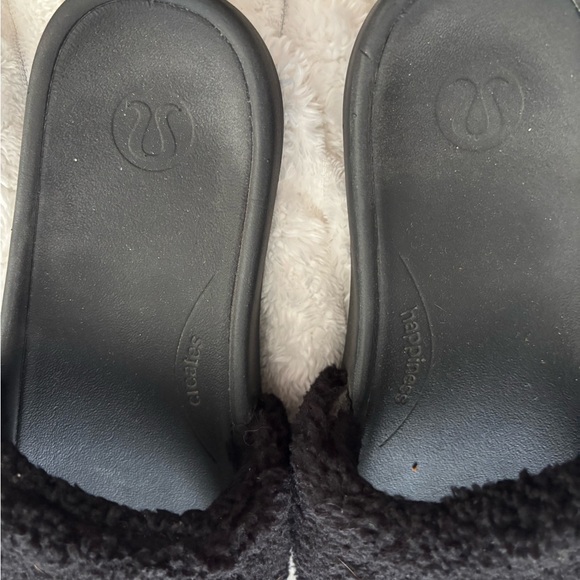 Lululemon Black Fleece Slides - Picture 4 of 6